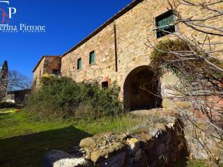 Radda in Chianti - Selvole vendesi coloniche con terreni