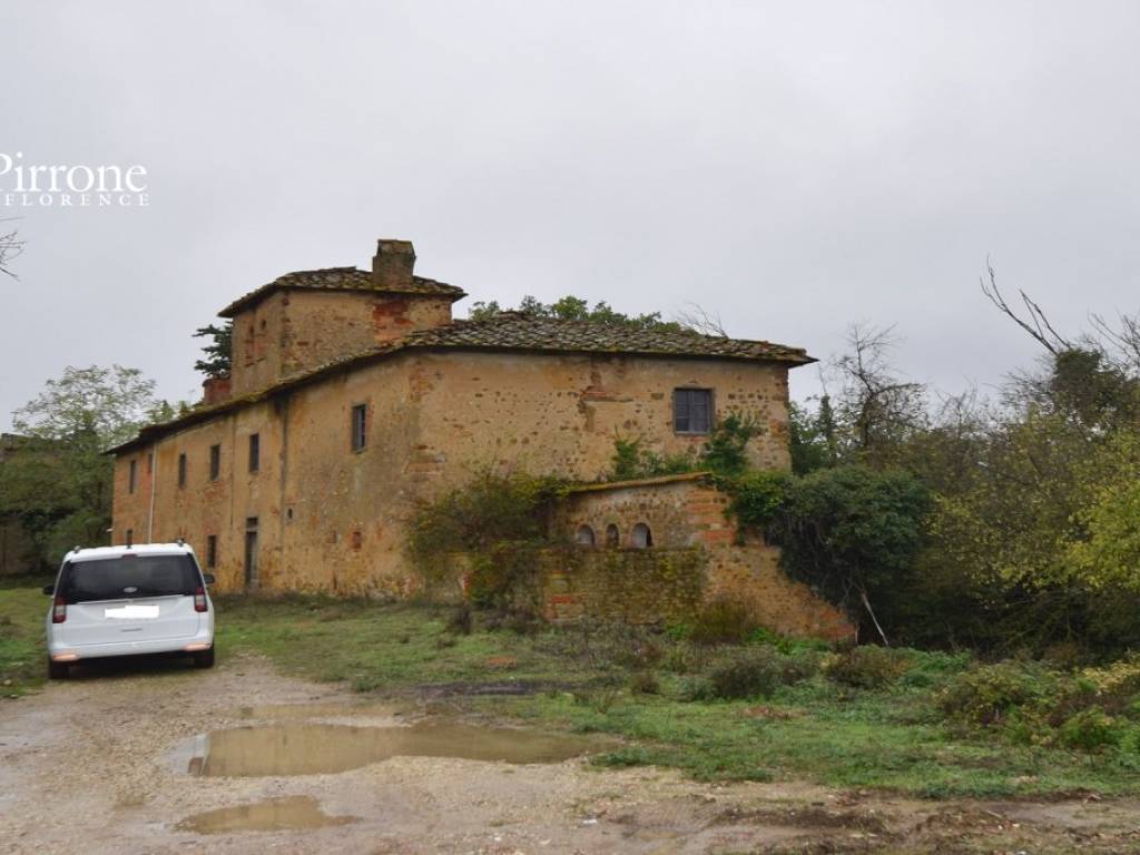 SAN CASCIANO V.PESA VENDESI COLONICA DA RISTRUTTURARE