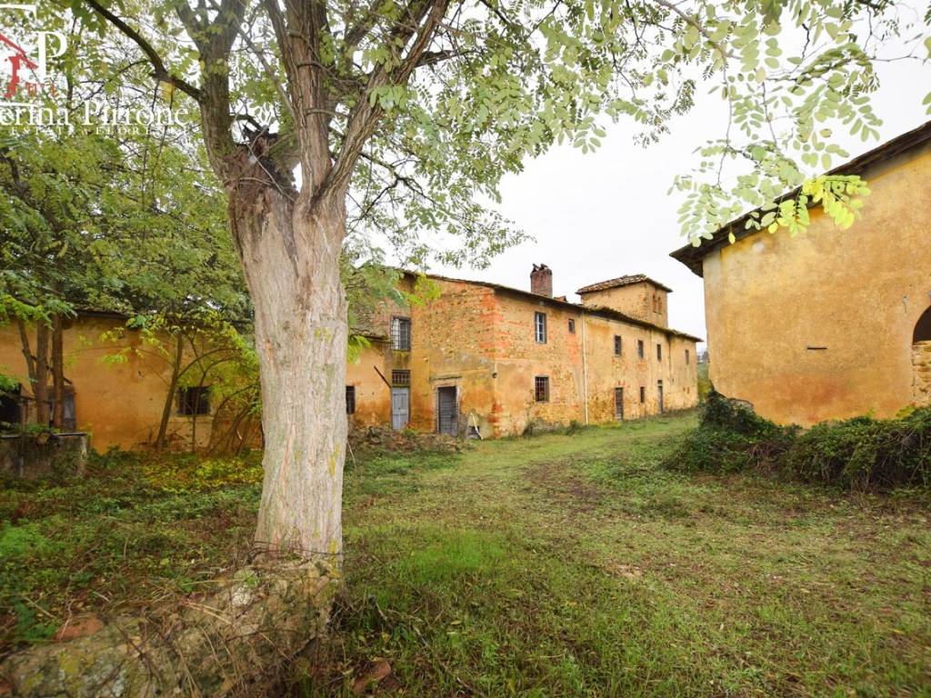 SAN CASCIANO V.PESA VENDESI COLONICA DA RISTRUTTURARE