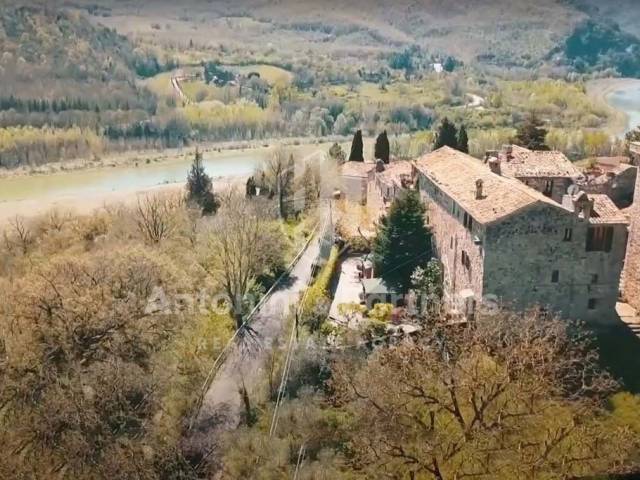 Suggestivo agglomerato -  Todi - Orvieto - I Torri