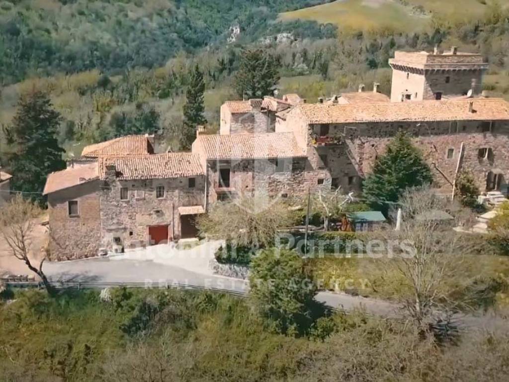 Suggestivo agglomerato -  Todi - Orvieto - I Torri