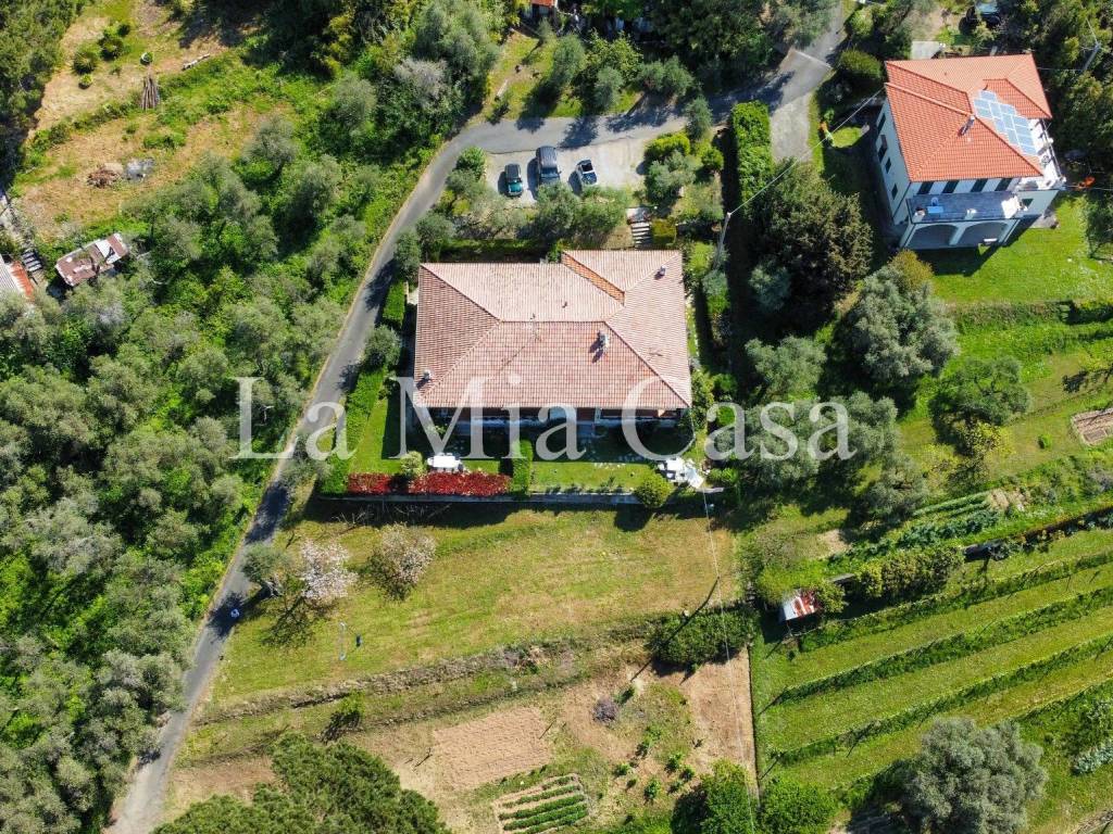 vendita-villa-bifamiliare-in-via-zanelli-lerici-buono-stato-posto