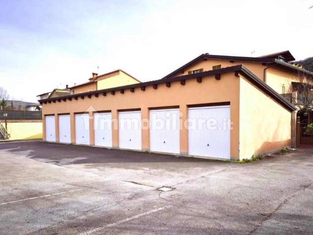Esterno garage
