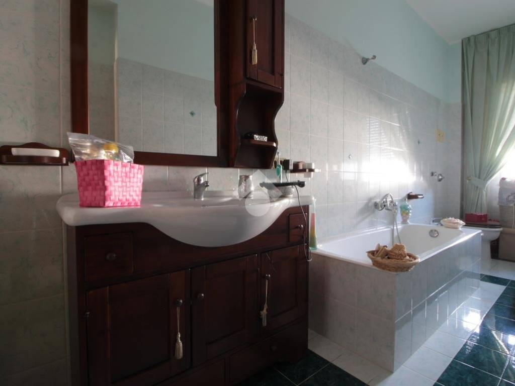 24-bagno principale