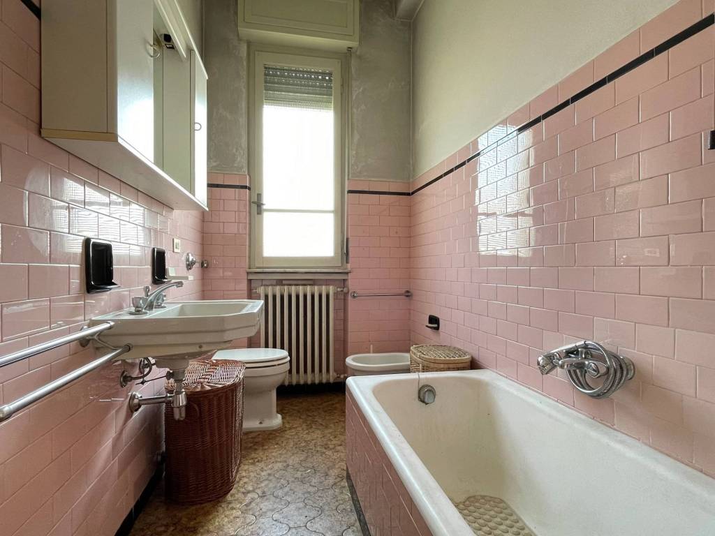 bagno primo piano