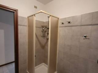 Bagno con box doccia