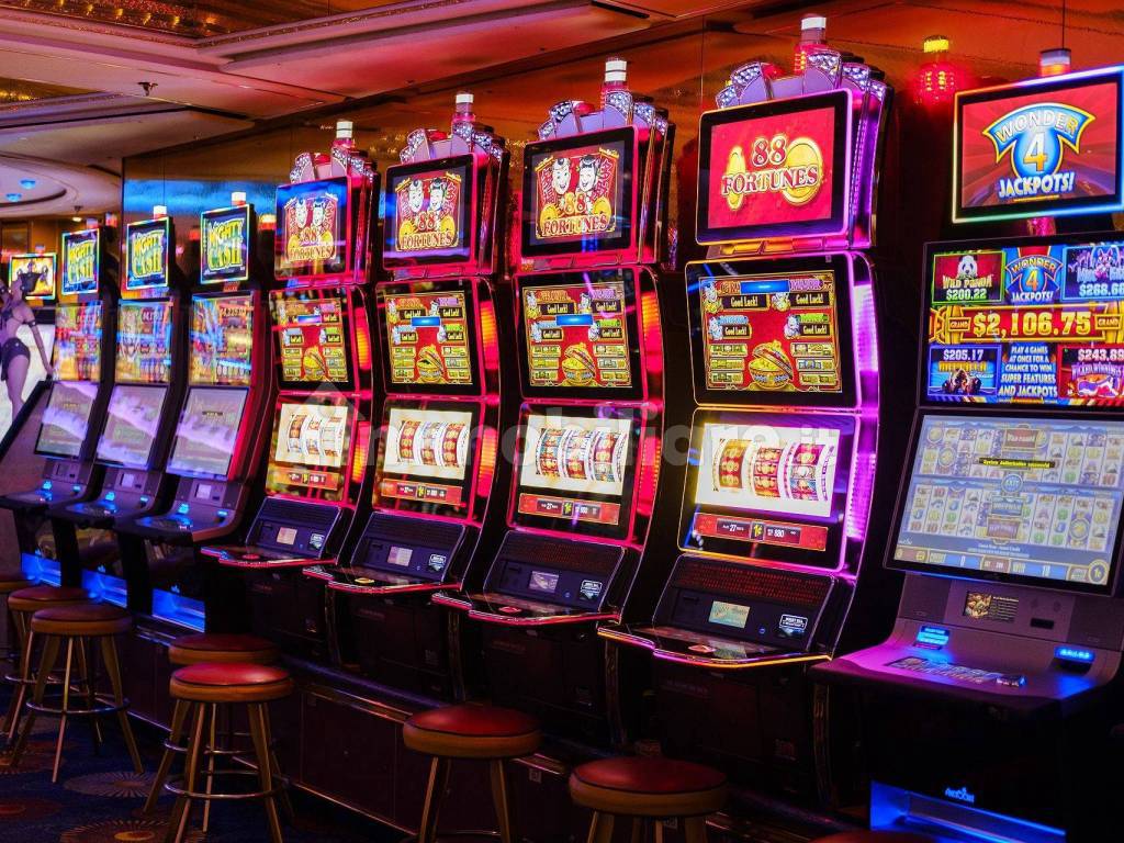 Vendesi Bar Tabacchi Ristorante Slot Machine Torin