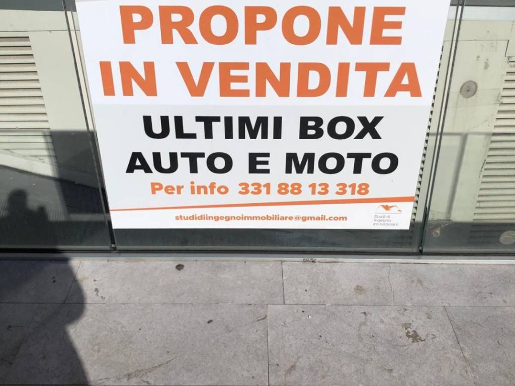 Garage - box largo francesco pasqualino 12, politeama - ruggiero settimo, palermo