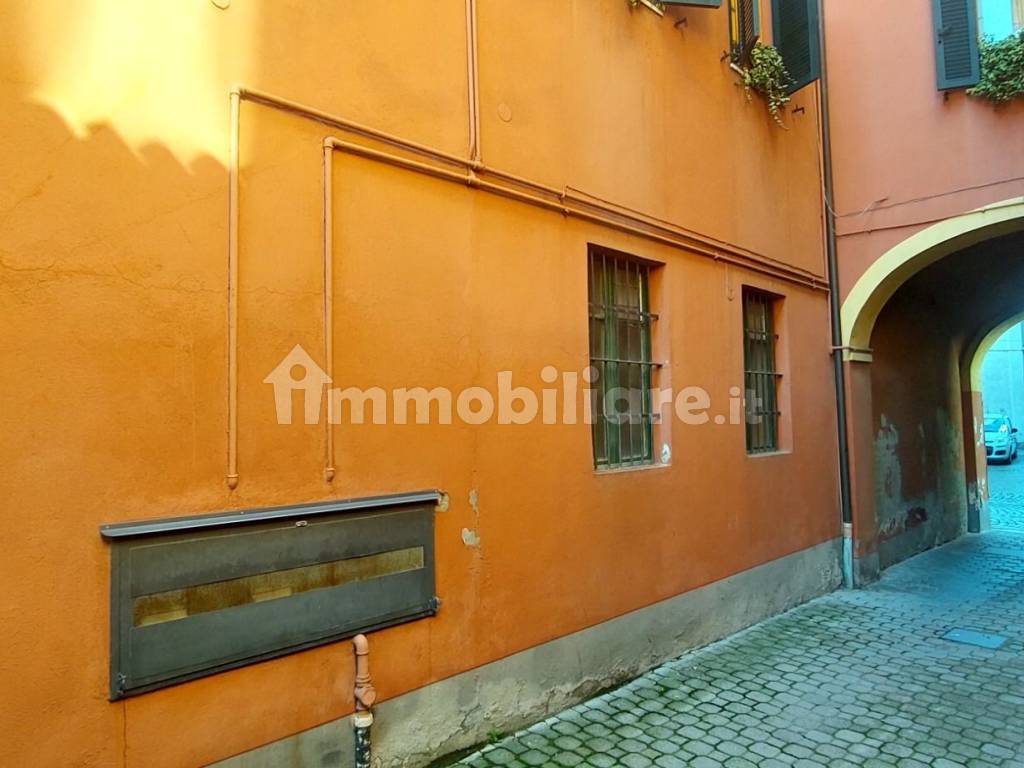 ingresso cortile