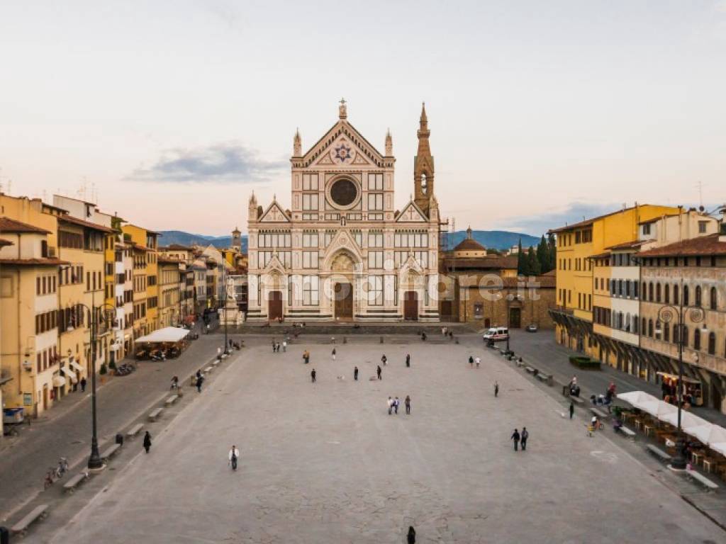 2480x1000 piazza santa croce destination