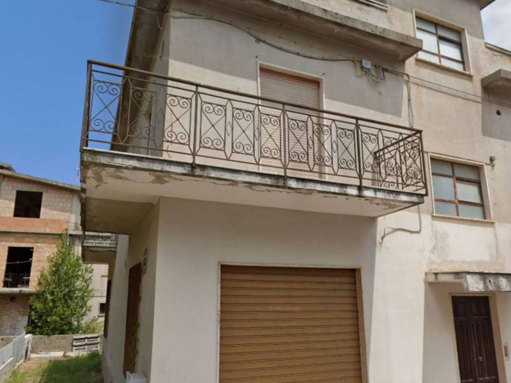 Trilocale via gabriele d'annunzio, centro, briatico