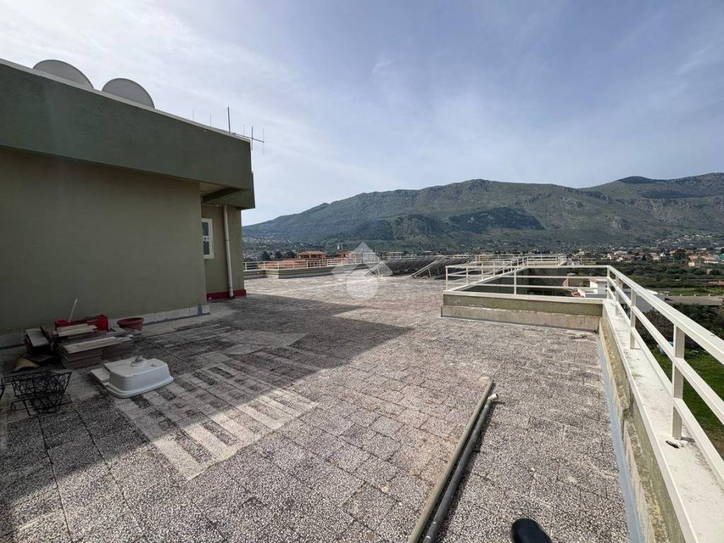 Terrazzo di pertinenza con fotovoltaico