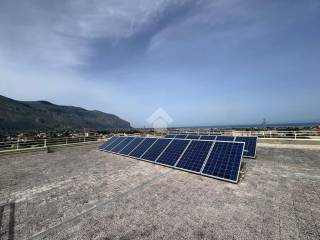 Terrazzo di pertinenza con fotovoltaico