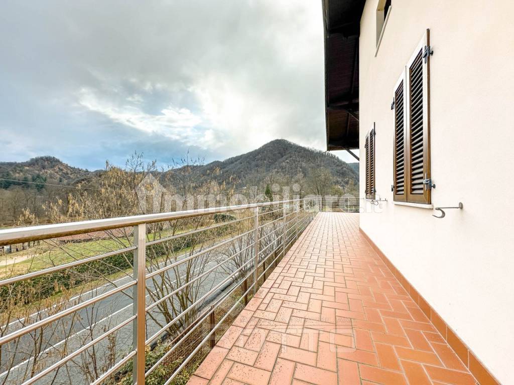 villa vendita crevacuore balcone2