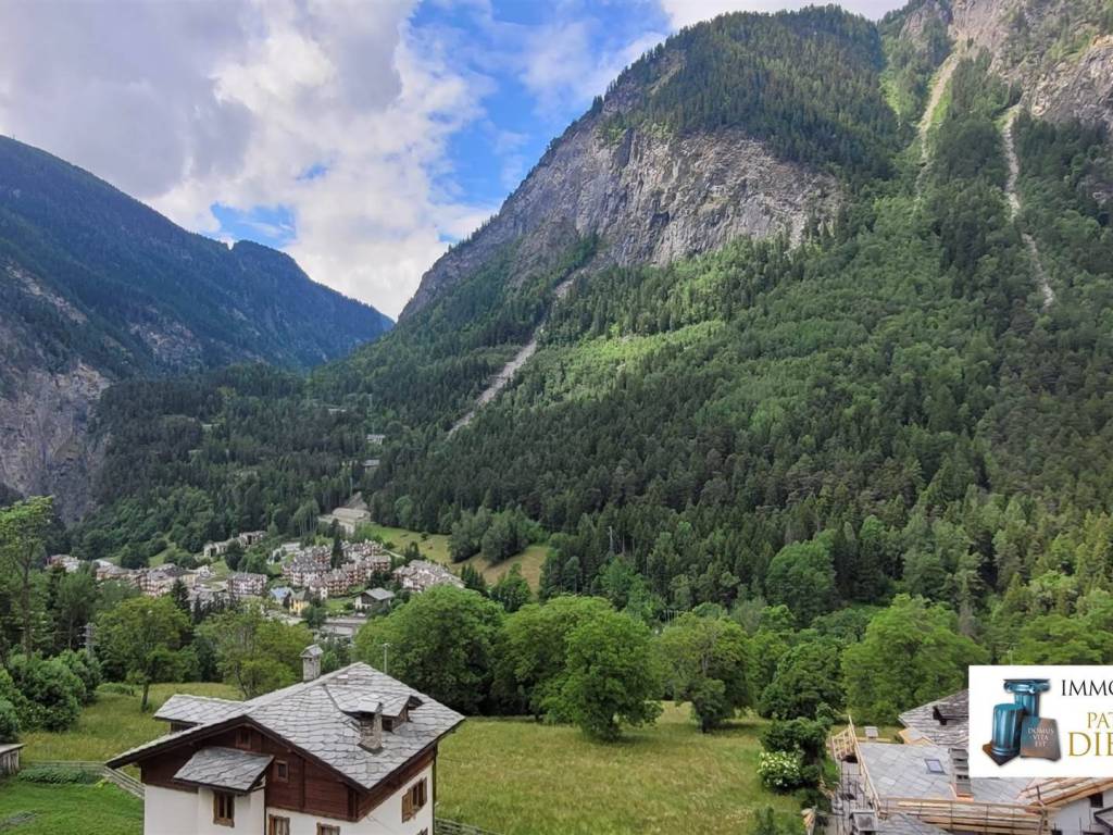 alloggio-paleseux.courmayeur-arredato-ultimo-piano