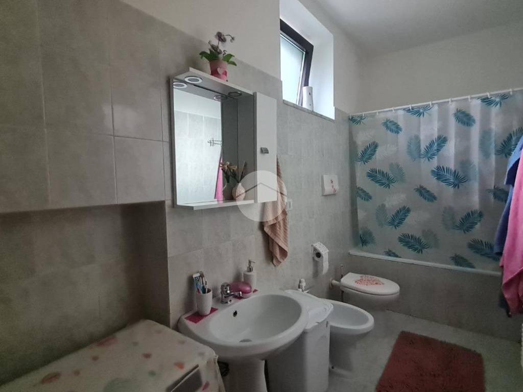 bagno con vasca piano primo