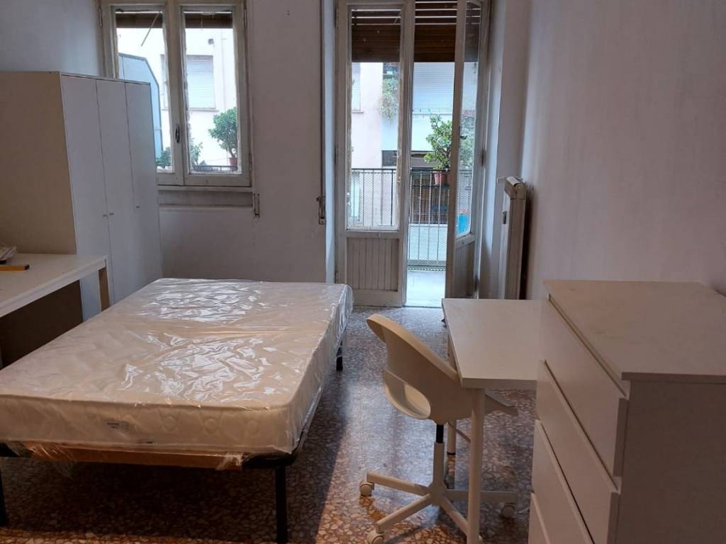 Stanza singola via dei prati dei papa 9, roma
