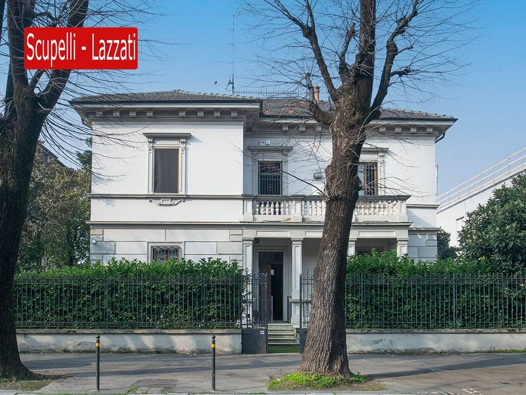 VILLA LIBERTY IN VIALE REPUBBLICA A VOGHERA