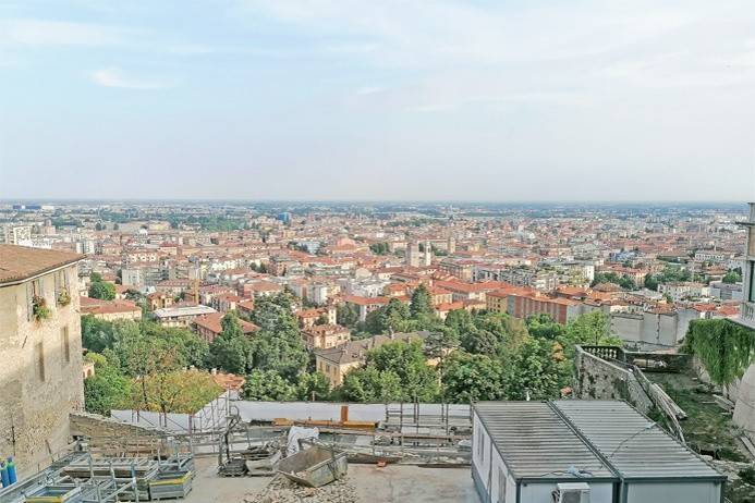 bergamo citta alta spazio commerciale