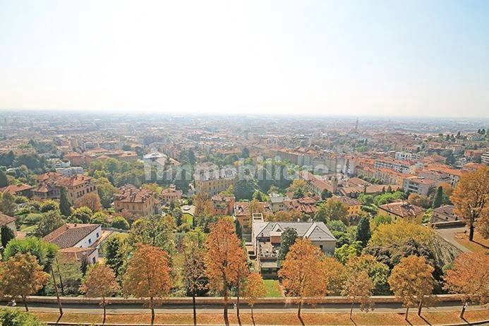 bergamo citta alta spazio commerciale