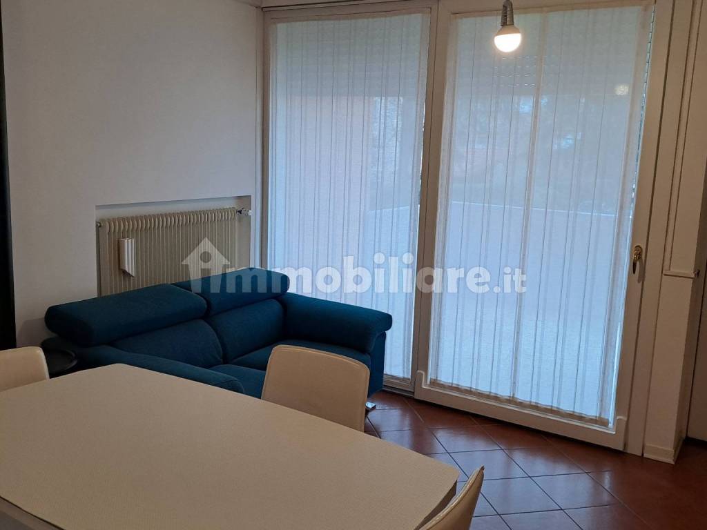 Rent Apartment Vicenza. Studio in viale Trieste 35. Good condition