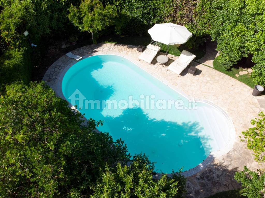 vista dall'alto piscina