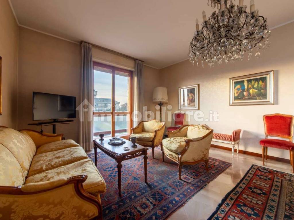 Vendita Appartamento Arese. Quadrilocale in via Vismara. Buono stato ...