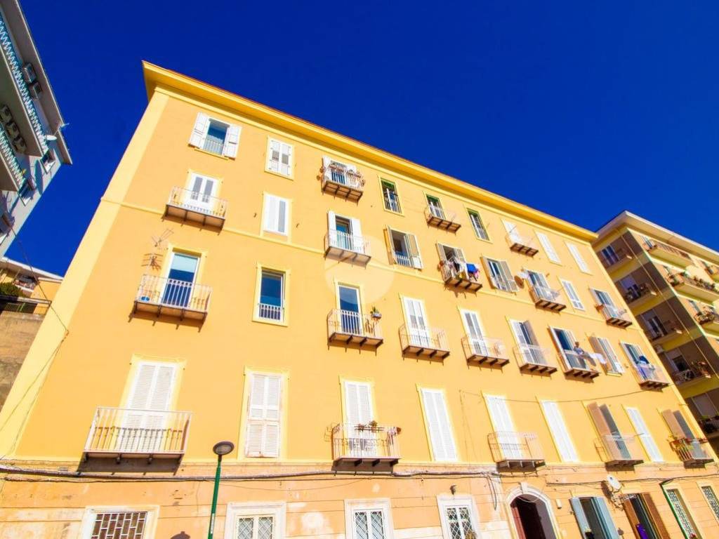 Rent Apartment Naples. 3room flat in completamente ristrutturato in