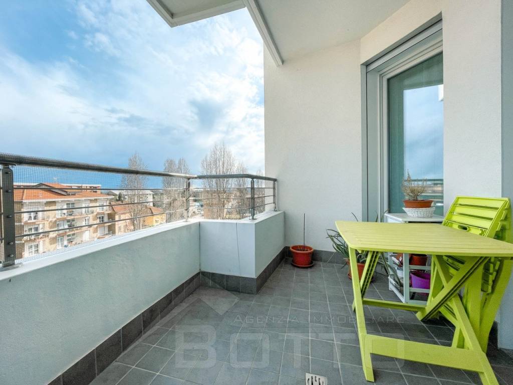 appartamento vendita borgomanero balcone