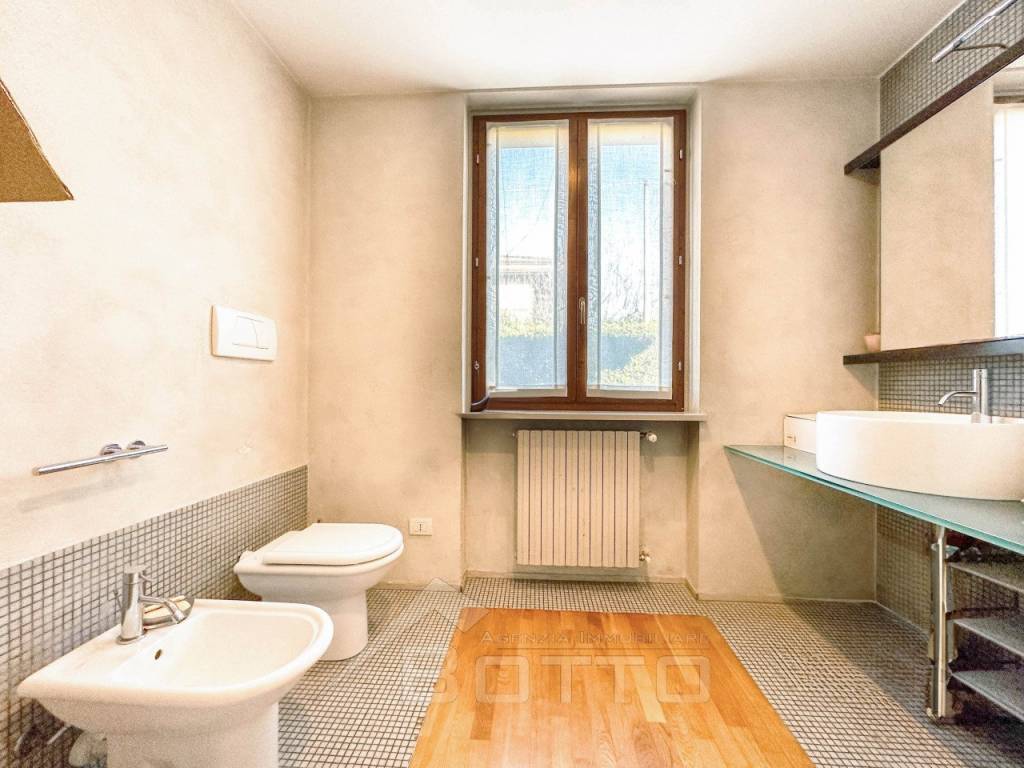 casa vendita grignasco bagno2 copia