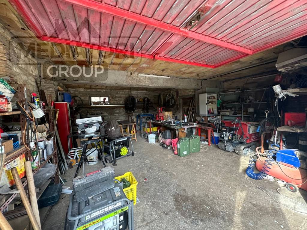 garage