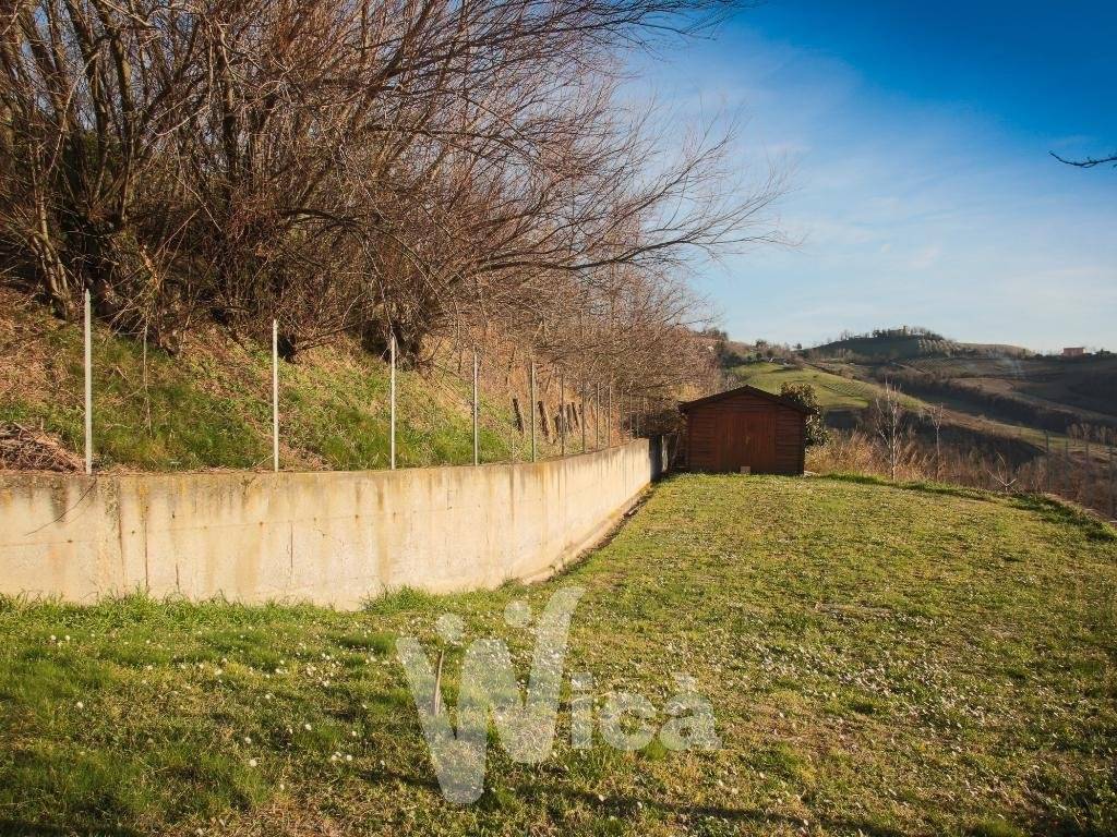 Il giardino con predisposizione della piscina