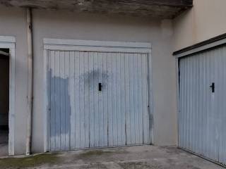 garage con accesso dall'esterno