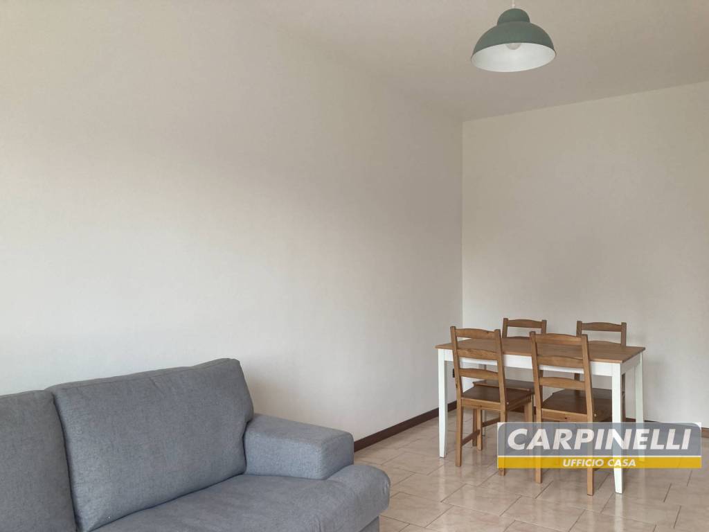 Rent Apartment Desio. 2room flat in via Gabellini 94. Excellent