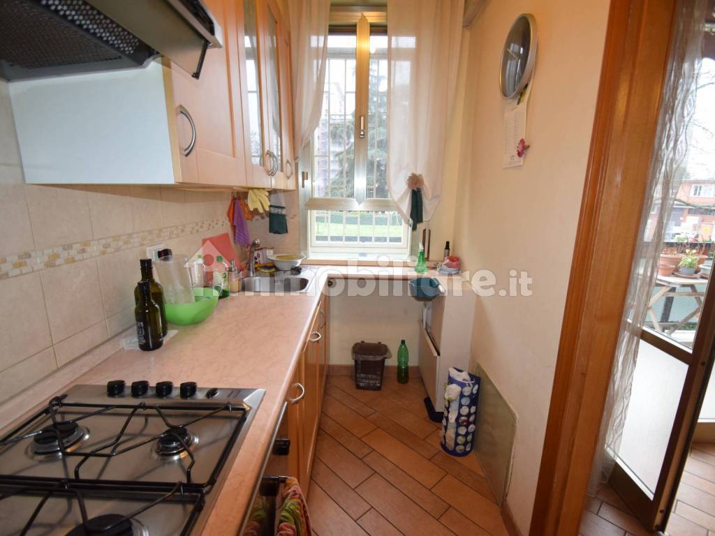 Vendita Appartamento Bologna. Trilocale in via Costanzo Varolio. Buono