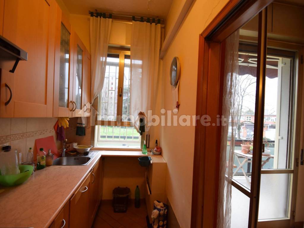 Vendita Appartamento Bologna. Trilocale in via Costanzo Varolio. Buono