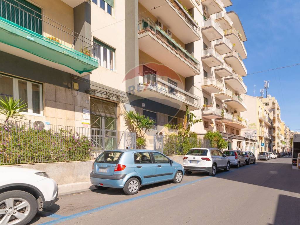 Affitto Appartamento in via Pola 15. Catania. Ottimo stato, quarto