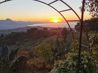 Foto - Vendita villa con giardino, Collesano, Costa Tirrenica Siciliana