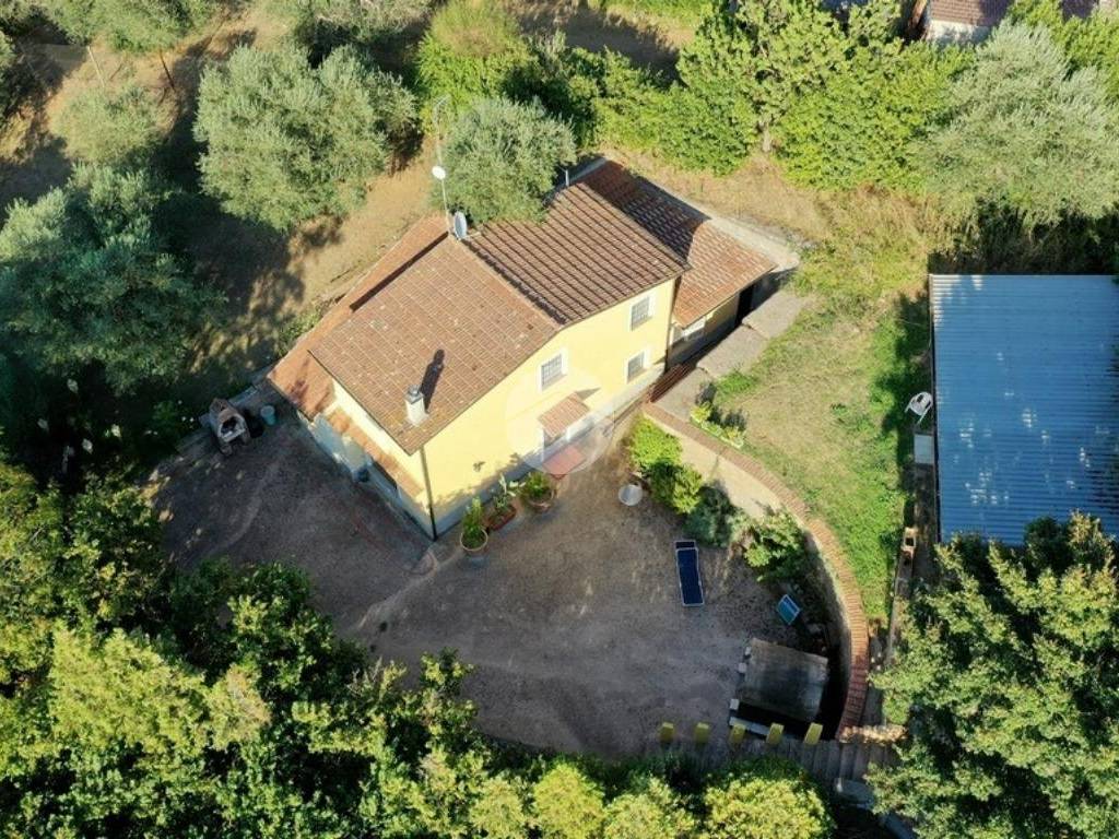 Villa unifamiliare località la casaccia, gallese