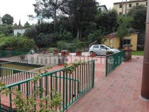 parte terrazzata su parcheggio