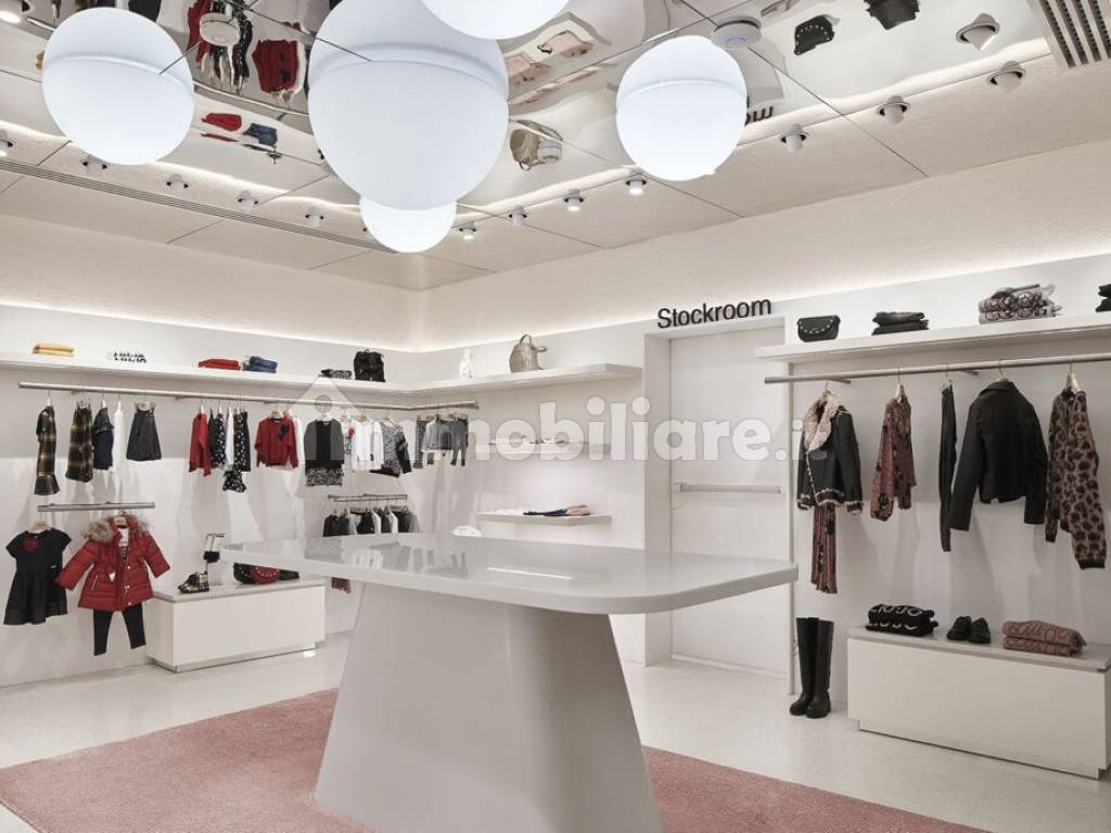 lighting-design-negozio-abbigliamento-1030x687.jpg