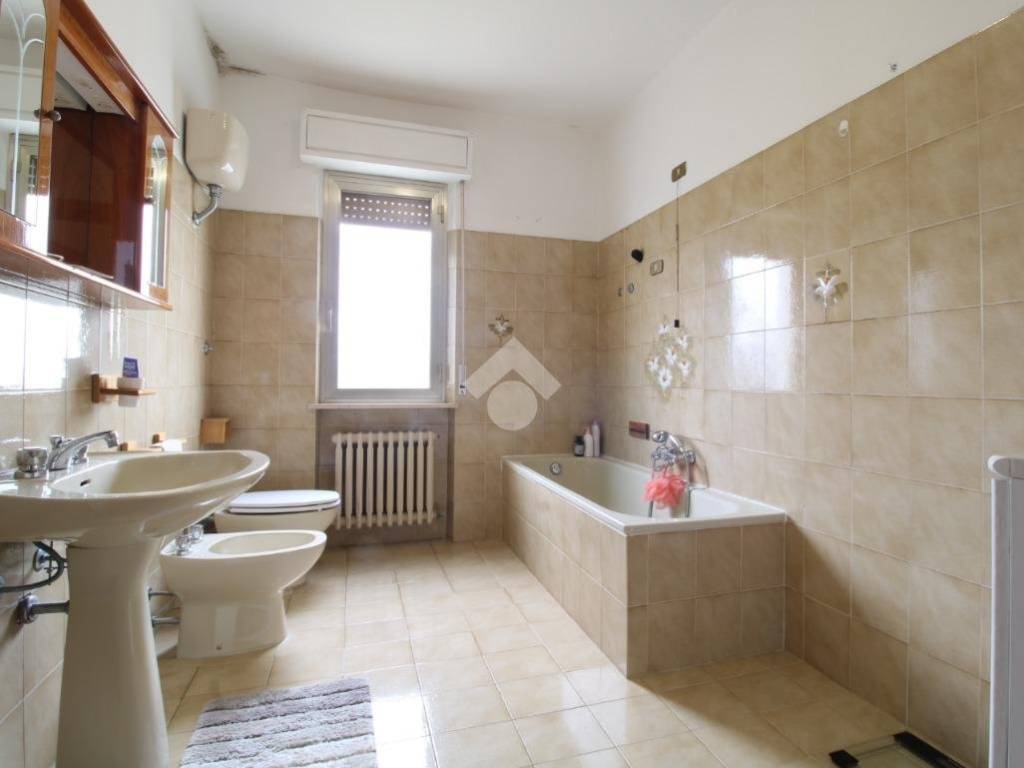 bagno primo piano