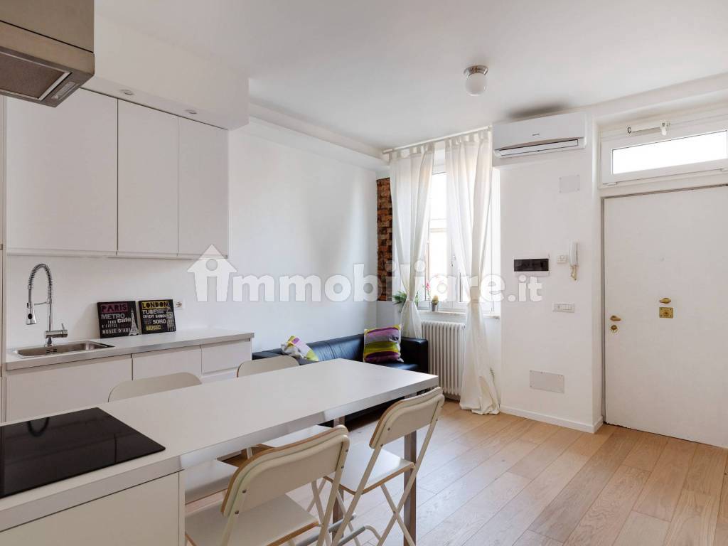 Rent Apartment Milan. 2room flat in via Padova 68. Excellent condition