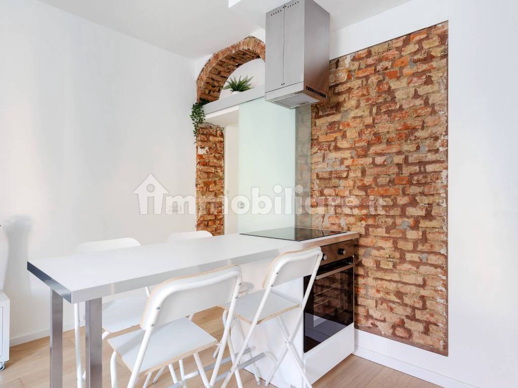 Rent Apartment Milan. 2room flat in via Padova 68. Excellent condition