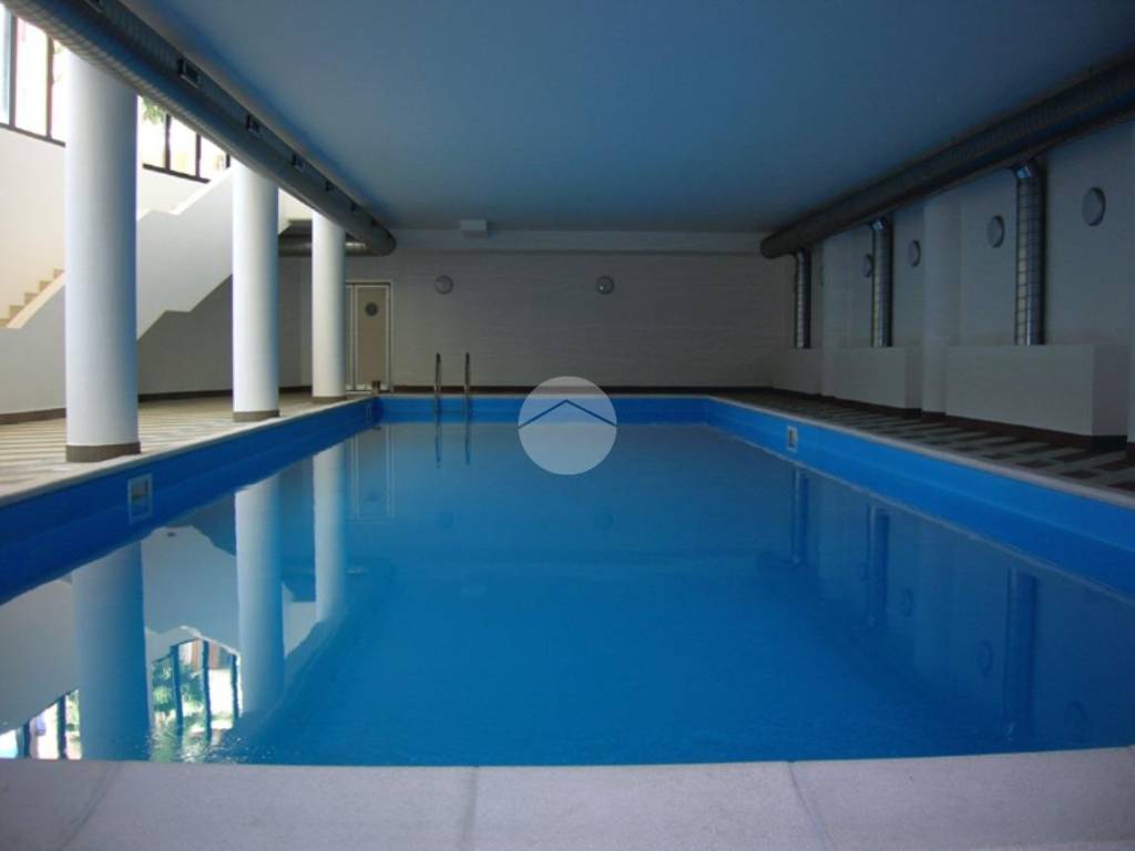 piscina condominiale