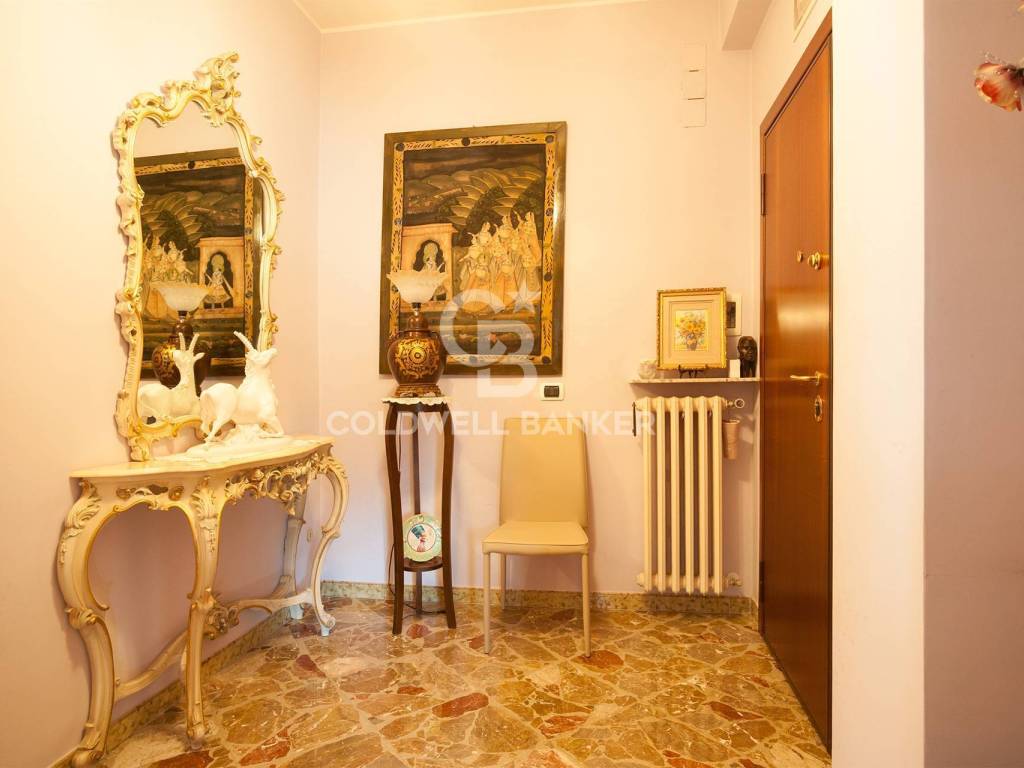 Vendita Appartamento in via Quinto Ennio 12. Andria. Buono stato, quinto piano, posto auto, con