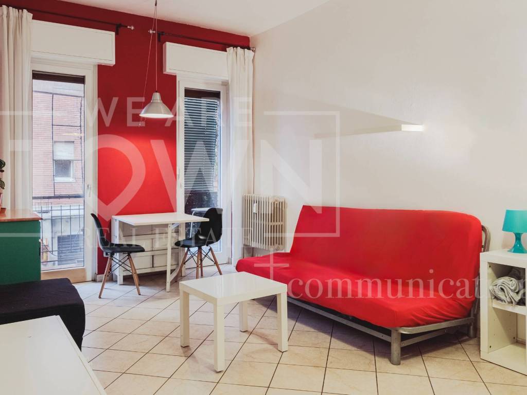 Rent Apartment Milan. 2room flat in via Padova 178. Good condition