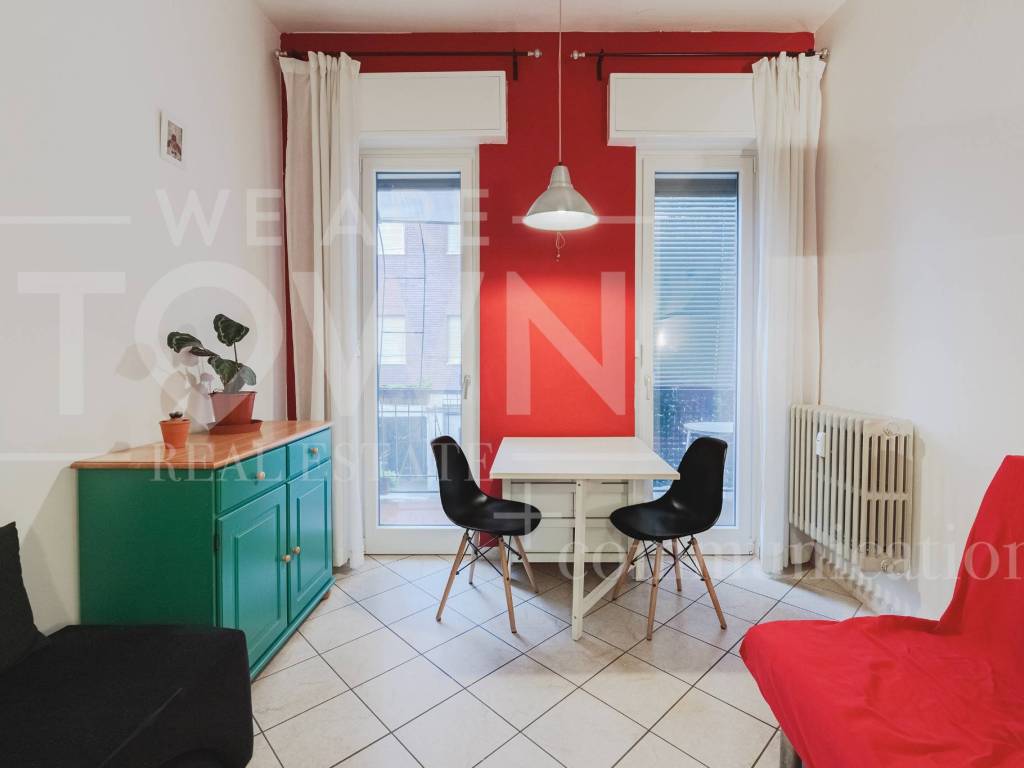 Rent Apartment Milan. 2room flat in via Padova 178. Good condition