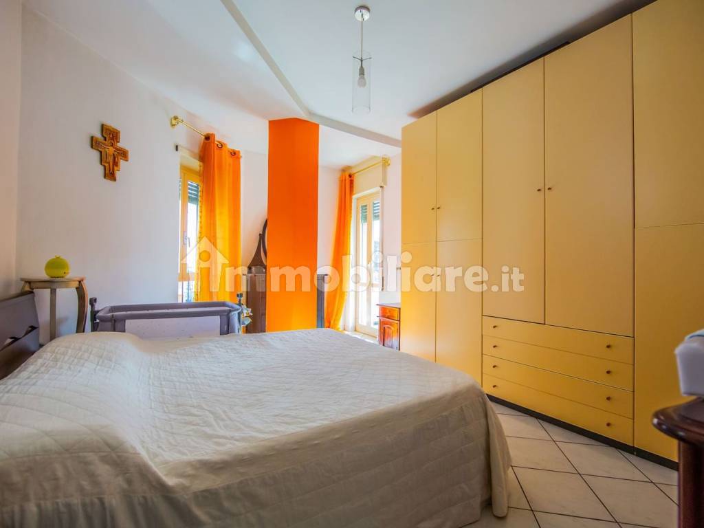 Vendita Appartamento Roma. Trilocale in via Monte Cervialto. Ottimo