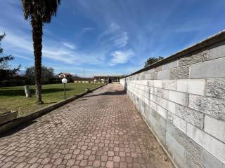 Casa indipendente con terreno